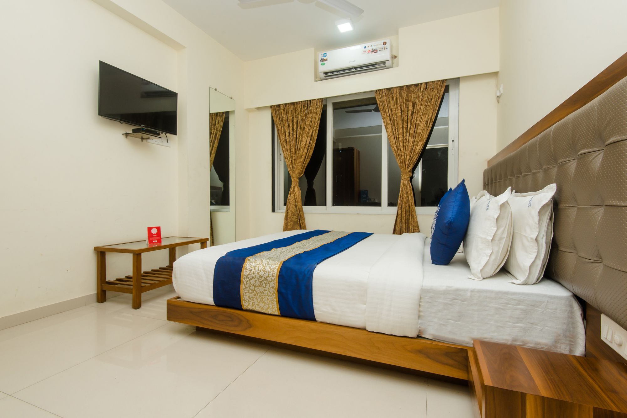 Oyo 11441 Hotel Blue Bells Residency Mumbai Bagian luar foto